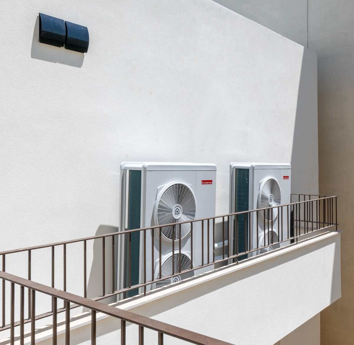 02 antlia thermothtas ariston nimbus achinos kalamata